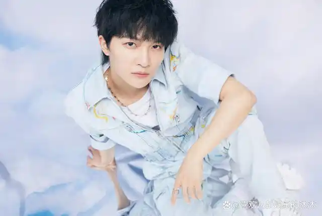 虽然周深近期比较忙碌,但从路透视频来看,周深还是比较有活力的.