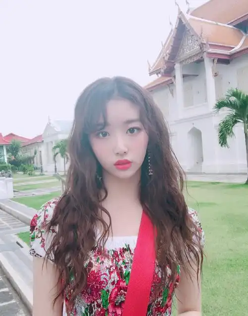 孔雪儿碎花连衣裙性感图片710