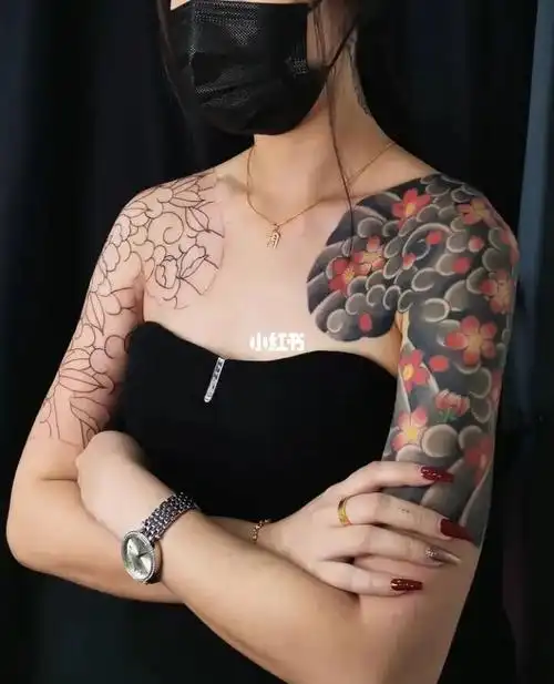 半甲樱花,#日式老传统  #半甲纹身