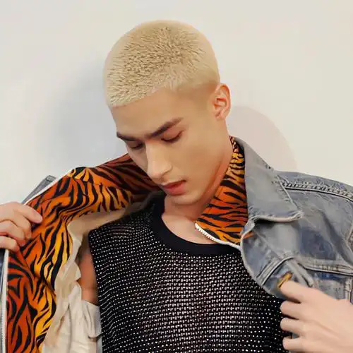 米卡他怎么随便动动就这么好看