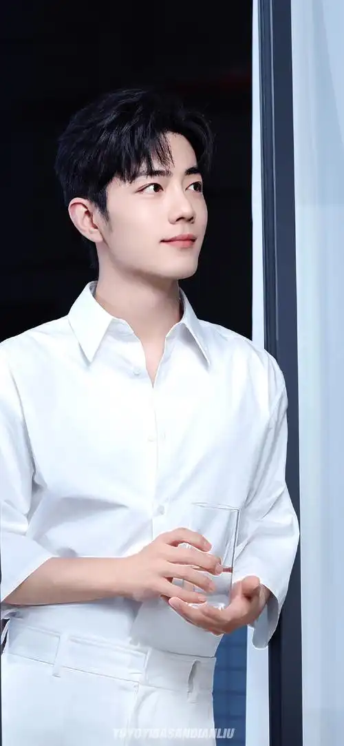 36 39———— 06龍93年壁纸同步上线06 ————#肖战工作