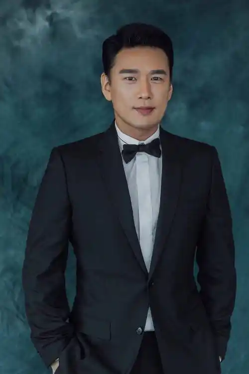 男星的西装照,哪个荷尔蒙爆棚?_男人_宋亚轩_姐姐