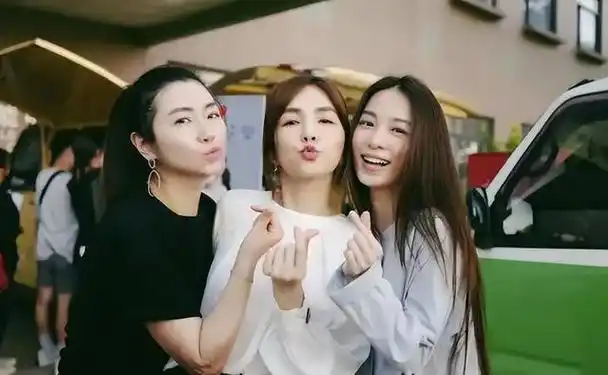 田馥甄洗白失败,音乐节官宣文案暴露真实心态,粉丝