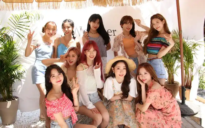 宇宙少女第一本写真集pb拍摄花絮片段200817