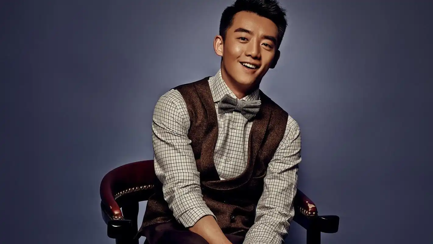 内地明星郑恺明星风尚壁纸1