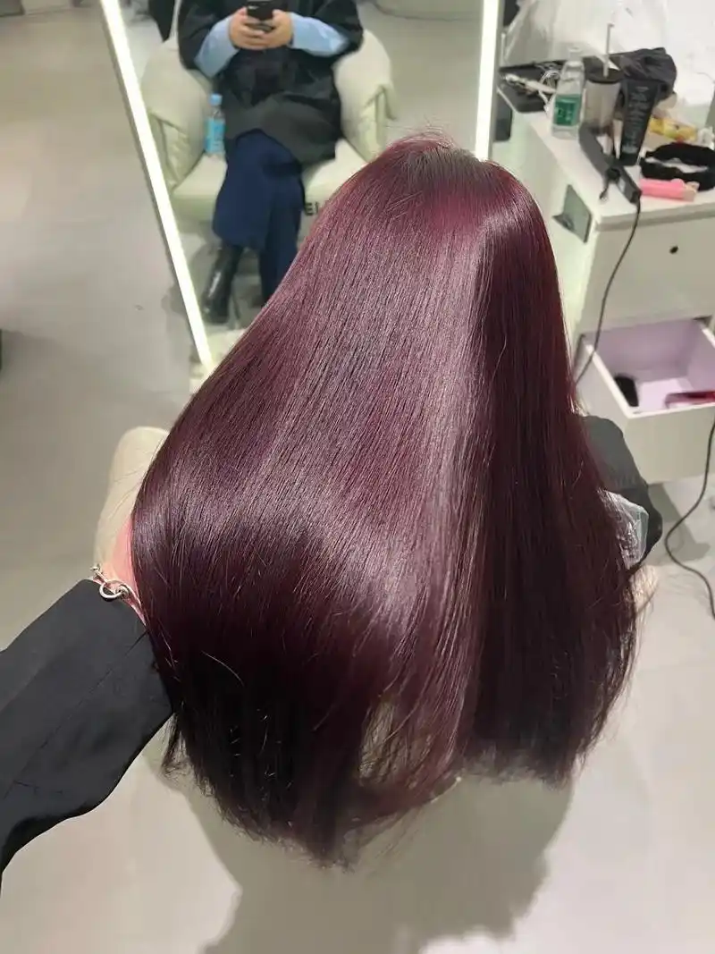 树莓红.染腻了棕色头发的妹妹可以看一下这个显白又高级的树莓 - 抖音