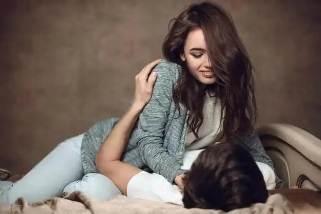 女人下面的毛发茂盛就会越渴望真正影响欲望的有4点