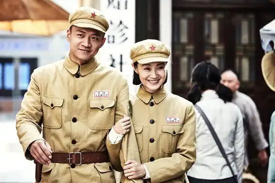 红鲨突击热播战菁一海中戏被赞敬业