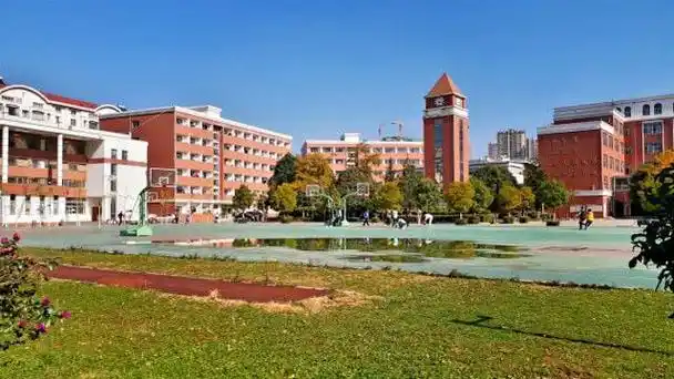 昆明亨德森高新一中高考复读:解析学校综合实力与特色