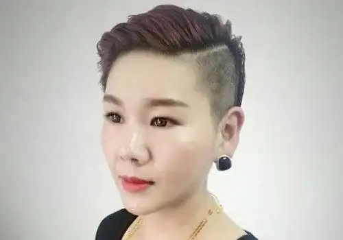 耍帅扮酷换不同风格短发做到了女士齐耳短发一半剃了更显帅