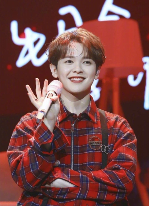 尤长靖是什么小可爱?私服穿搭太奶了,不愧是明朗少年