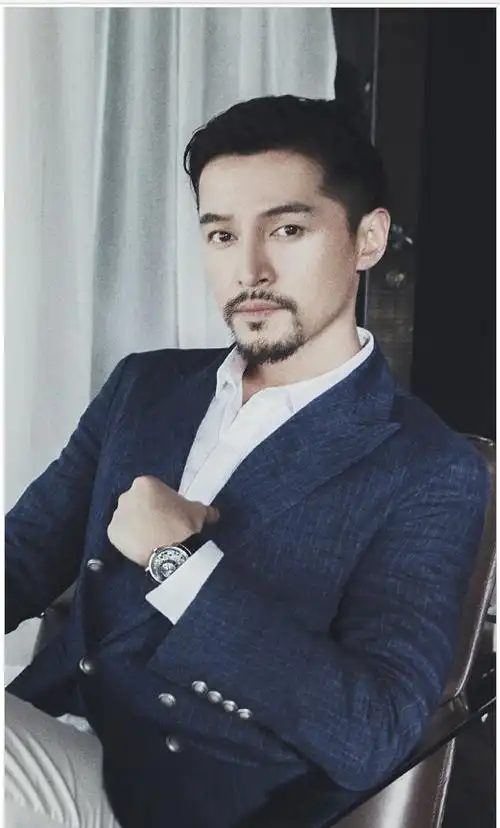 胡歌好久不见,再见面已经是胡子大叔?