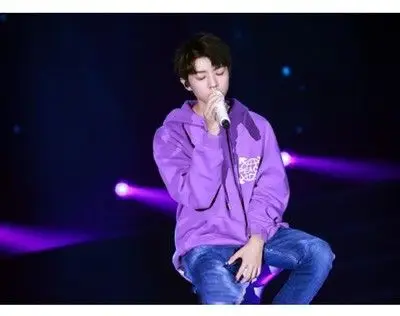 王俊凯生日会同款衣服oversize宽松休闲连帽紫色卫衣男女情侣外套