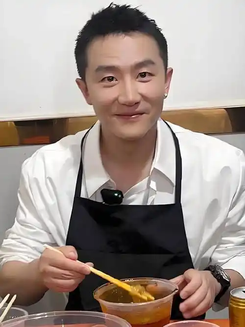 黄轩为家乡美食做宣传被"带走"?网友:这反转太快了