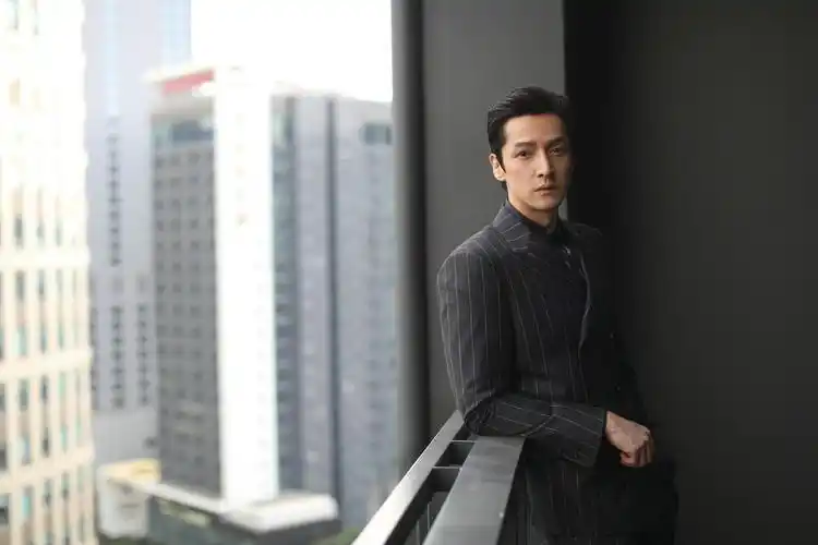 男神胡歌时尚帅气写真