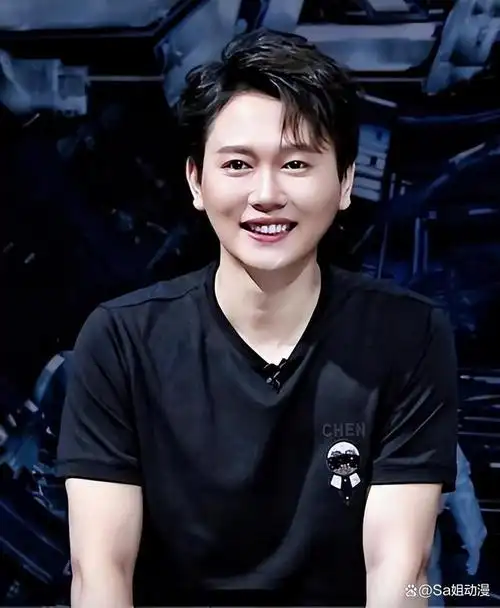 德云社杨九郎凌晨发文晒与师兄弟聚会照烧饼攒局栾云平买单