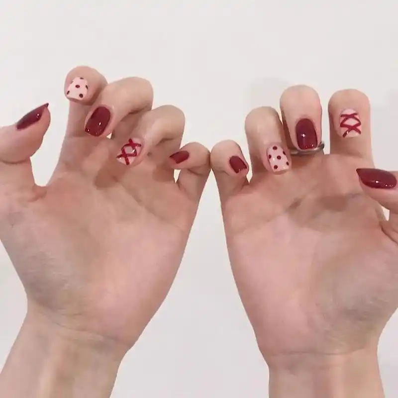 今年最流行的4款美甲,你做了几款?