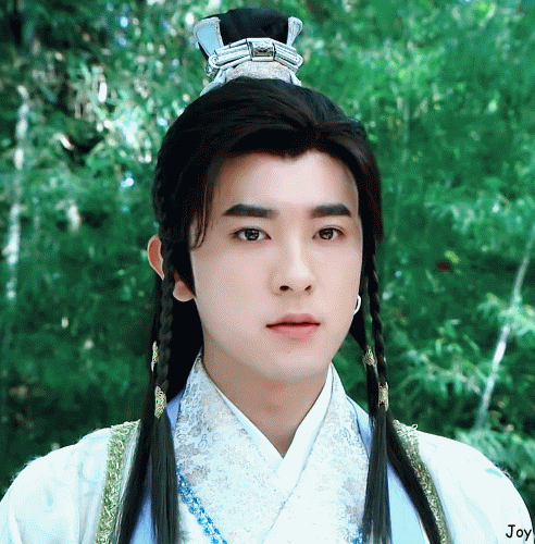 杨幂张小斐同学,和唐嫣合作过《锦绣未央》,他还参演了热巴新剧