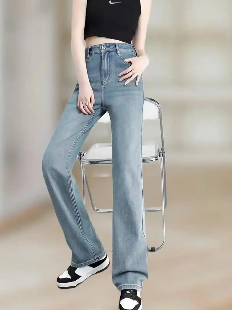 天啊!一条简约大方的浅蓝色牛仔裤来咯~面料柔软舒适,上身版型 - 抖音