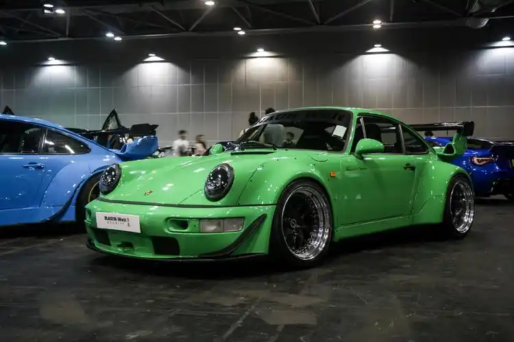 100多辆精品改装车组织聚会,香港才是中国的玩车天堂啊!