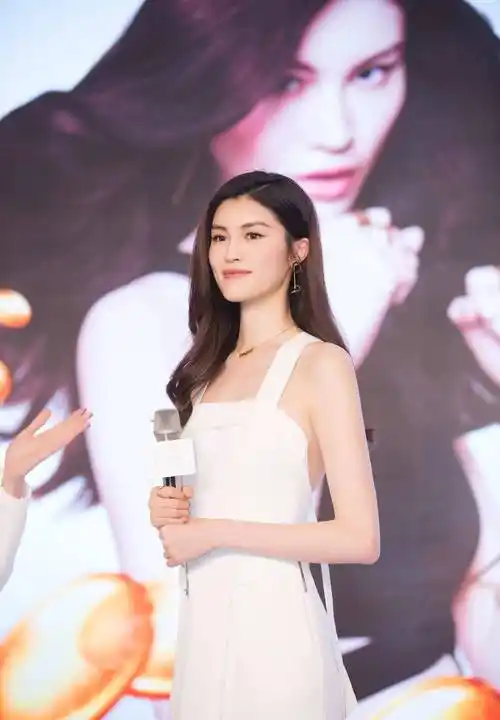 三十四岁的何穗,迷人的模特和国家芭蕾舞团_中央芭蕾舞团_魅力_故事