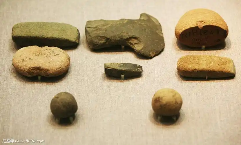 原始社会时期生产工具的不断改进,提高了社会生产力,也加强了人