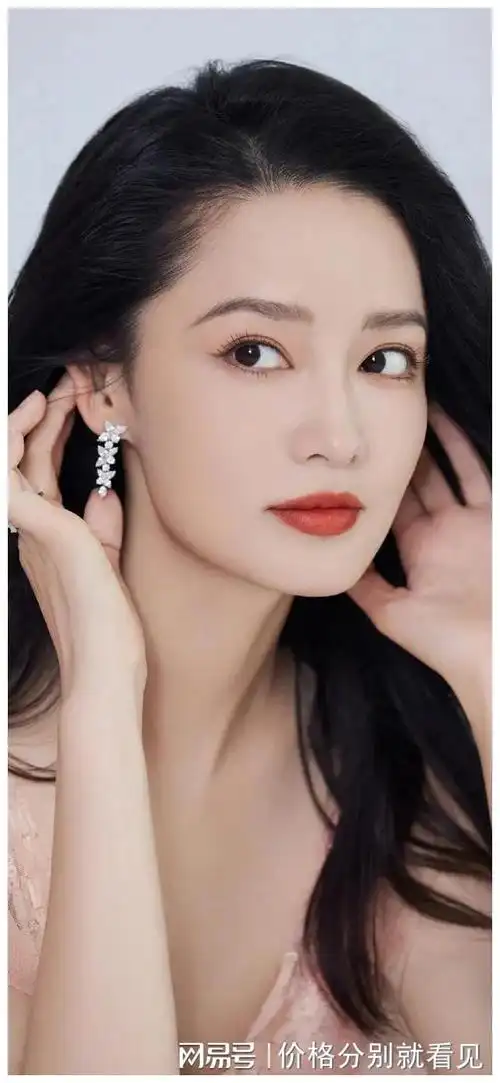 美丽传承!李沁的青春轨迹,每一站都是颜值与品格的精彩呈现