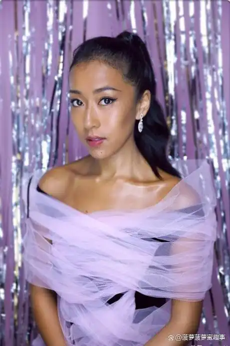 还有传闻称,吉克隽逸在感情方面也并不谨慎.