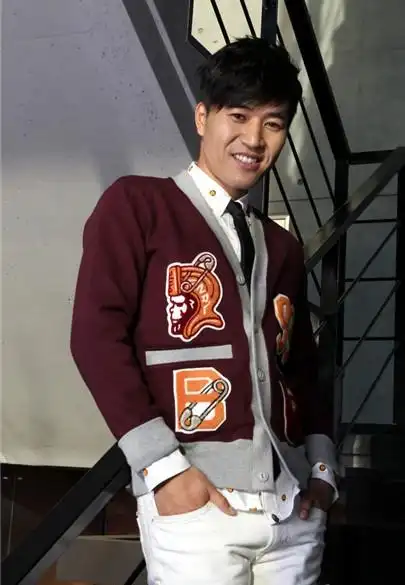 金钟民,1979年9月24日出生于韩国,是韩国舞曲至尊混声组合高耀太的