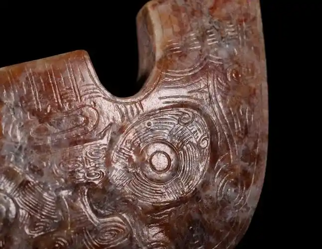 良渚兽面纹玉饰