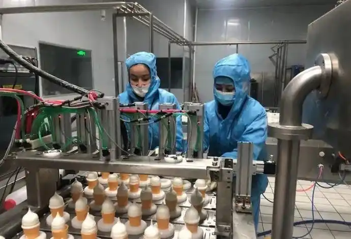 雪糕厂里的"甜日子"