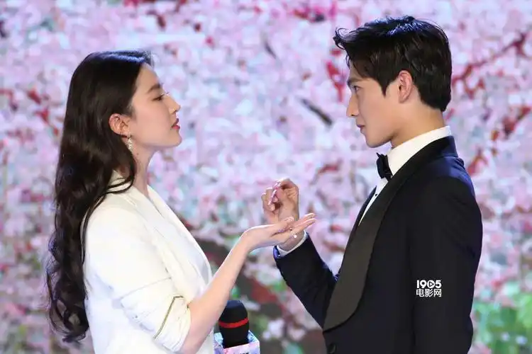 《三生三世》定档7月21日 刘亦菲现场反串撩杨洋