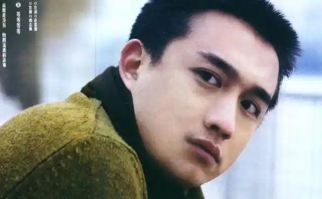 原以为黄磊年轻时够帅了看到钱枫年轻的照片才懂啥是神仙颜值