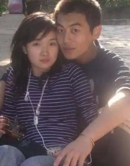 弃9年初恋,娶陈思诚的"前任",朱亚文7年婚姻道出真谛_沈佳妮_作品