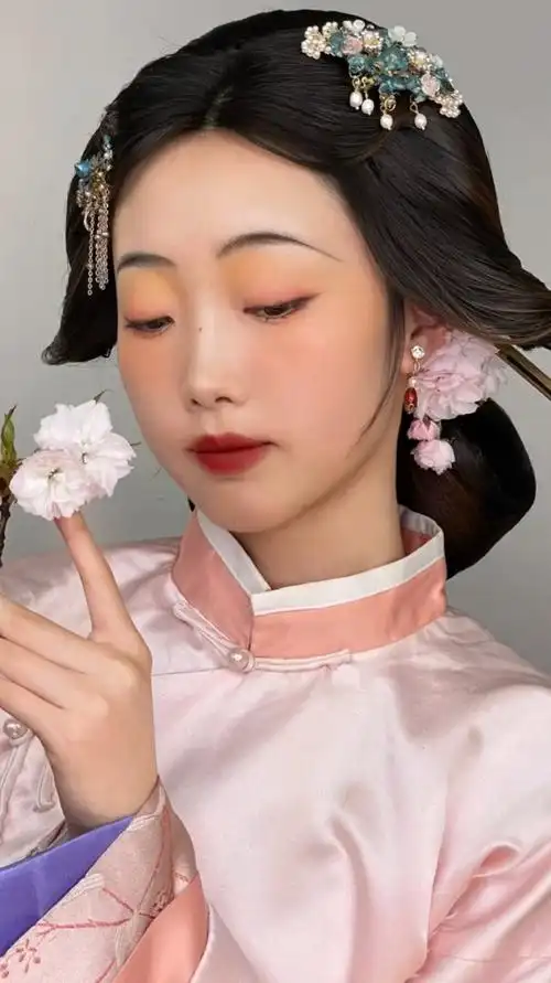 好看的中国风古装造型单眼皮古风妆容教程