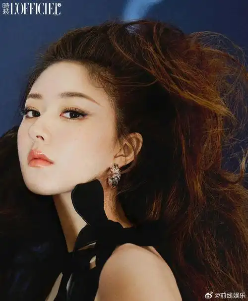 赵露思高颅顶卷发