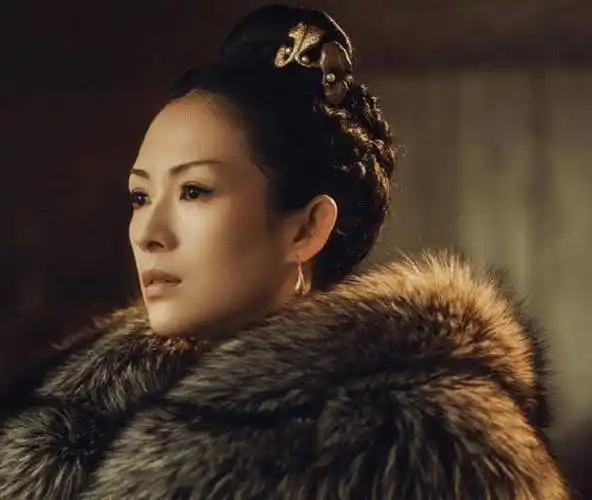 身为一名专业女演员,章子怡也是一位非常适合穿古装的人.