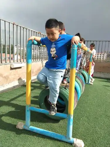 小太阳幼儿园草莓二班体能课