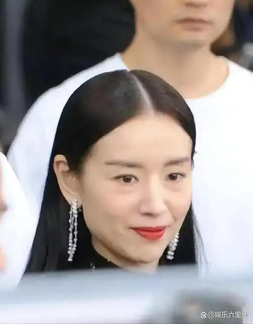 与此同时,这些淡出人群无一例外地面临着体重增加,皮肤松弛等问题