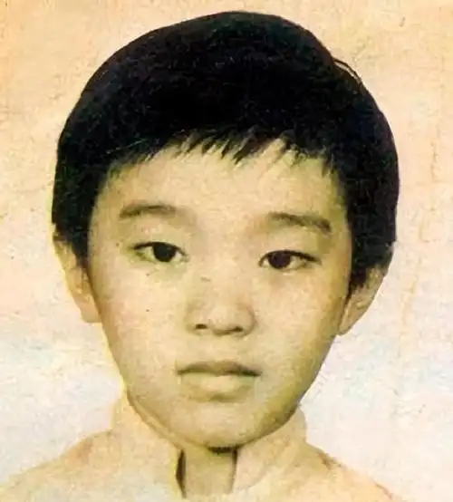 03 周星驰总之,那一句"我要打十个",再加上神采奕奕的双眼,让甄子丹