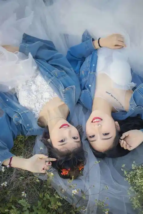 影宸的写真摄影作品《闺蜜》