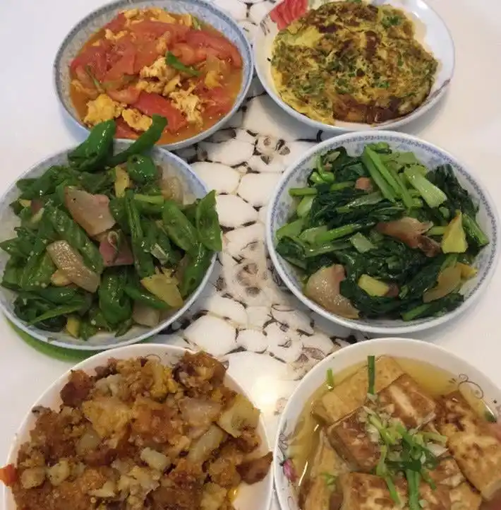 朋友来家里做客,我给他们大展了厨艺,他们都吃的很满足|厨艺|家常菜