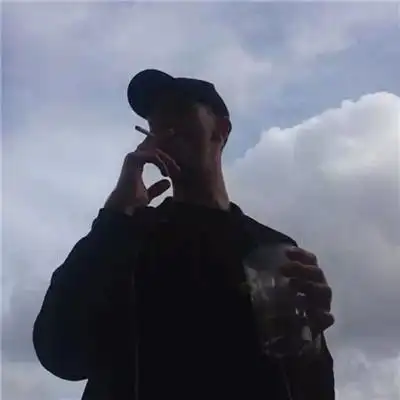 2019男生阳光帅气头像大全把心掏给你你却还嫌它血腥