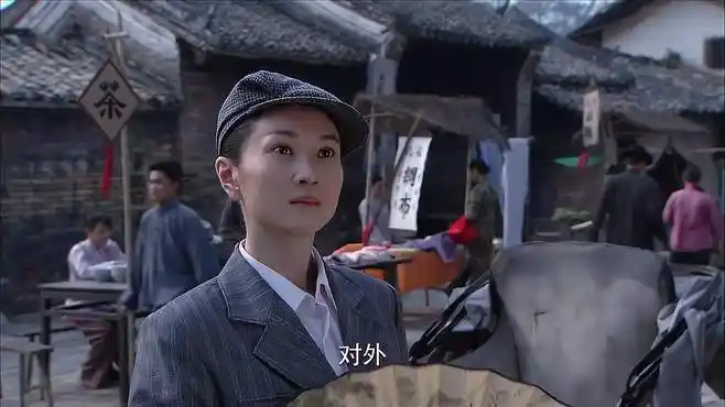 围屋里的桃花:富家千金女扮男装,不料遇见谢棠,瞬间一见钟情了