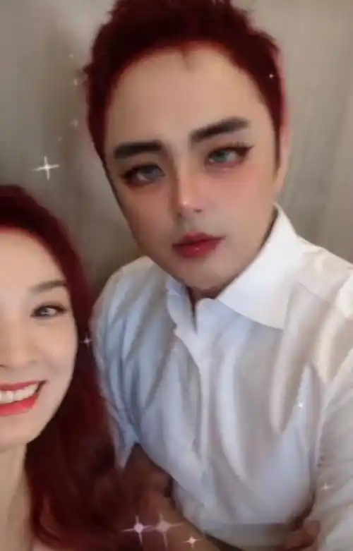 无戏拍的明道与张庭互动频繁,此前有李小璐_时候_视频_样子