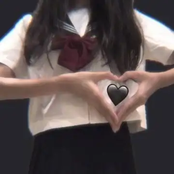 比心头像女生真人图片 可爱女生比心手势头像