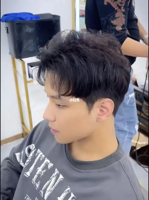 男士发型   韩式烫发    纹理烫2022年新款发型  打理简单广州白云区