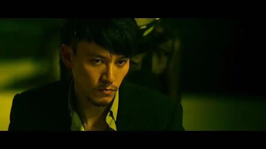 赤道张震截图,一个笑容演活一个冷血杀手