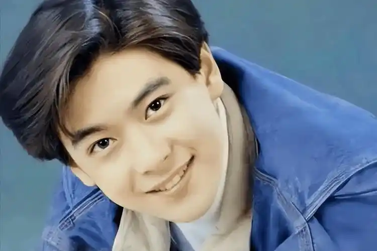 林志颖一家五口出国游被偶遇,真人又胖又显老,kimi身高超爸爸_照片