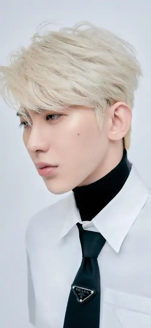 超有型蔡徐坤锁屏壁纸